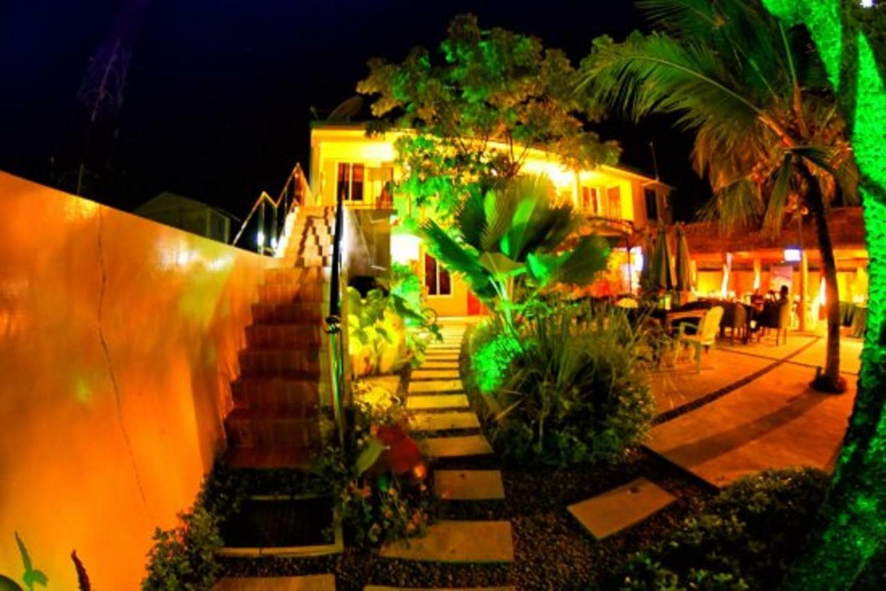 Santa Rosa Maldives Hotel Тулусдоо Екстериор снимка